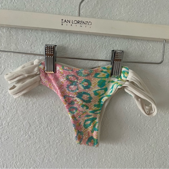 San Lorenzo white reversible bikini bottoms (medium) - Picture 2 of 2